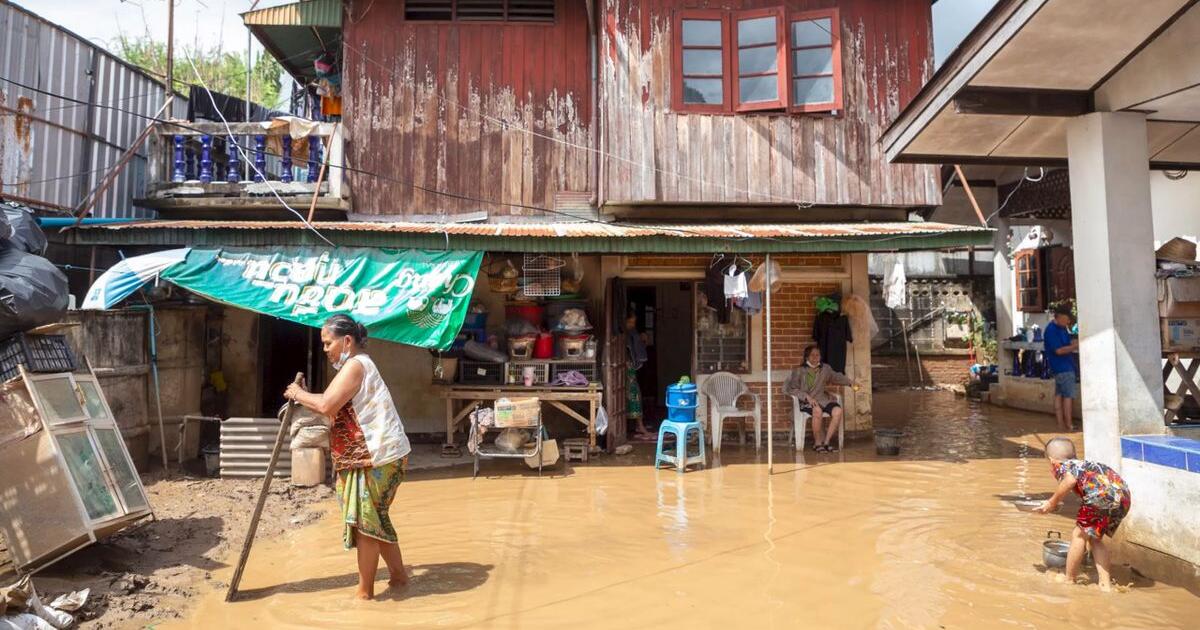 Record Floods in Thailand: Popular Holiday Region Underwater