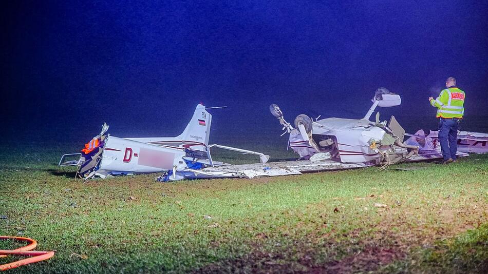 Crash von Kleinflugzeug am Flughafen Stuttgart