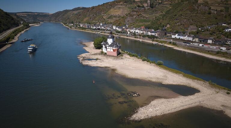 Niedrigwasser Rhein bei Kaub