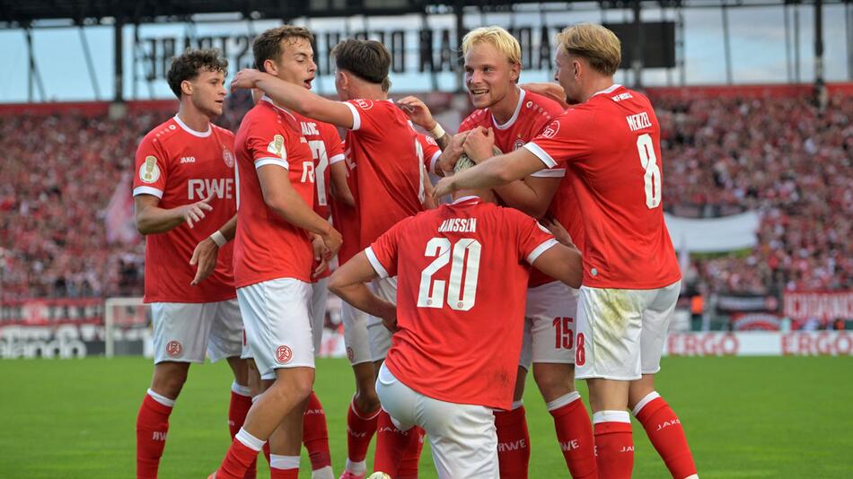 Rot-Weiß Essen erhöht gegen St. Pauli - Phönix Lübeck trifft den Pfosten