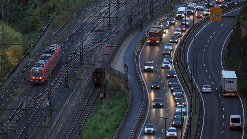 Verkehrsminister beraten über Milliarden-Investitionen