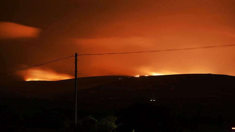 Dartmoor in England steht in Flammen