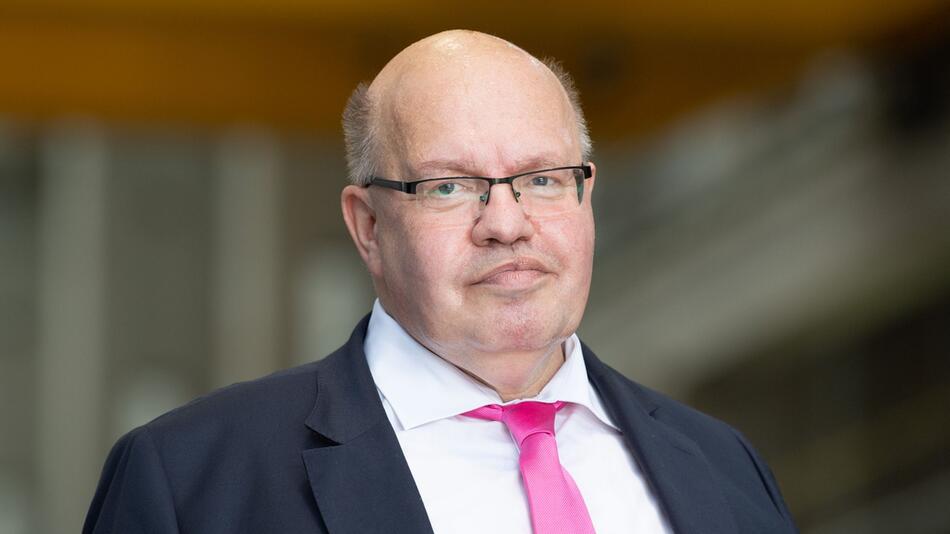 Wirtschaftsminister Altmaier in Klinik gebracht