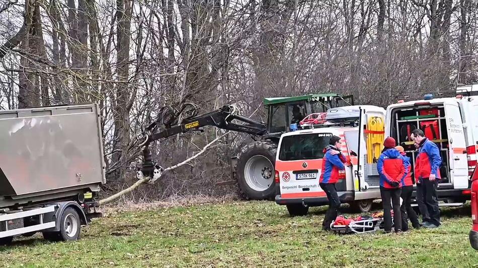 Kleinflugzeug in Baden-Württemberg stürzt ab - ein Toter