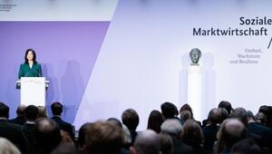 Wirtschaftspolitisches Symposium in Berlin