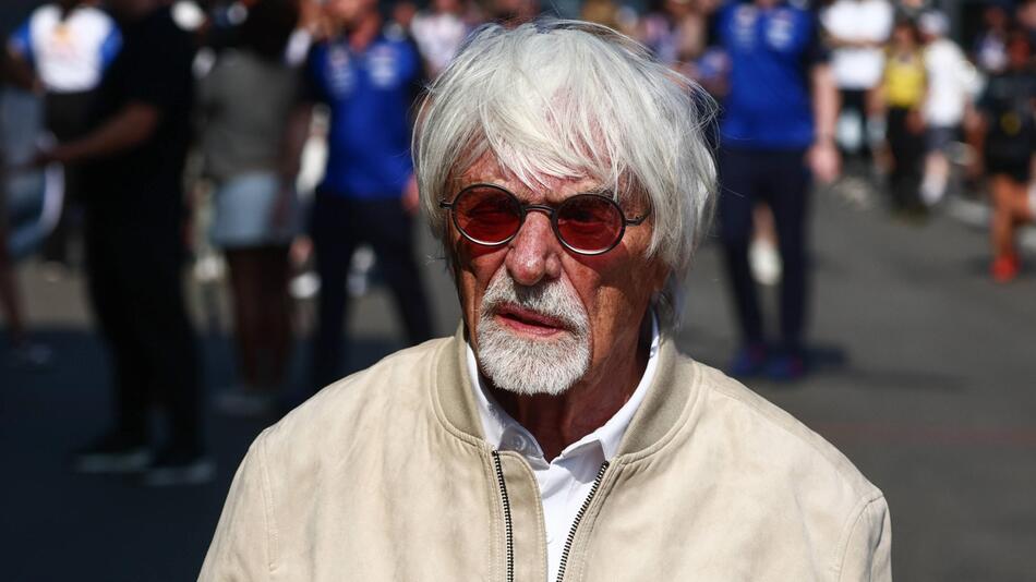 Wollte mit Schrotflinte am Flughafen einreisen: Polizei hält Ecclestone auf