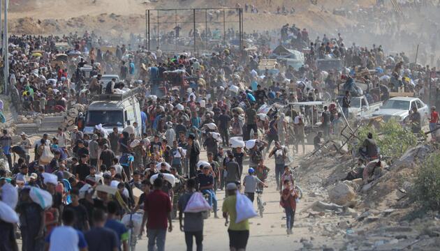 überfüllte Straße im Gazastreifen