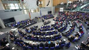 Bundestag - Sondersitzung zur Grundgesetzänderung