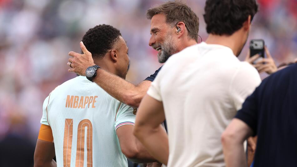 Was hinter dem herzlichen Moment zwischen Klopp und Mbappé steckt