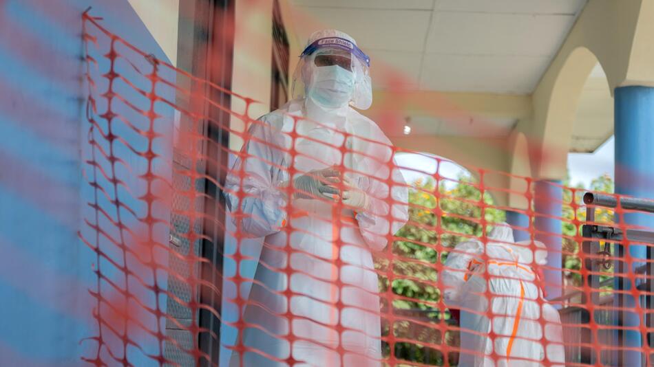 Ebola-Sorge: WM-Gastgeber verhängen Einreiseverbote