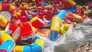 Massencrash beim Rafting: Touristen sorgen für Schlauchboot-Stau