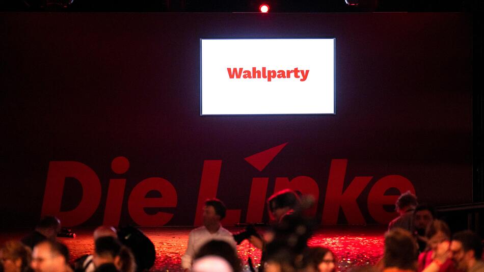 Antiisraelischer Aktivist bei Linke-Wahlparty – Abgeordneter posiert mit ihm