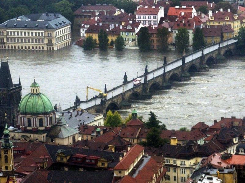 Blick auf die Karlsbrücke 2002