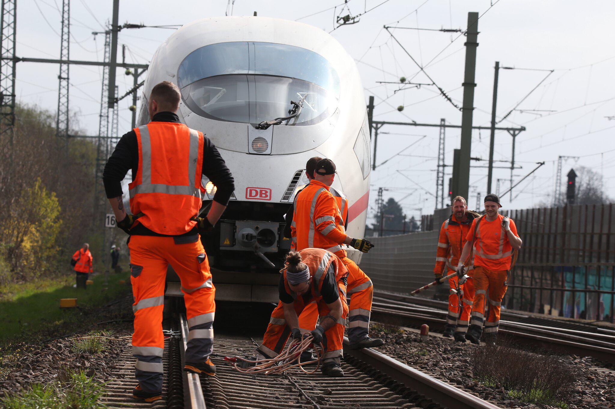 Nach Panne an Oberleitung in NRW Züge fahren wieder GMX