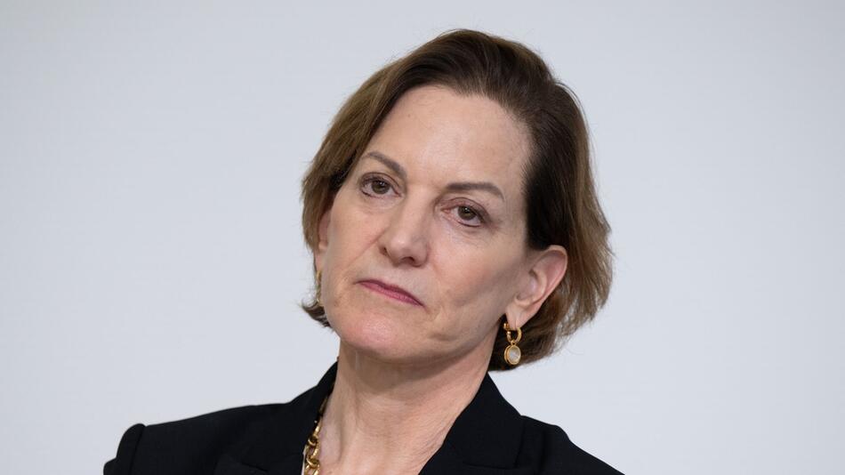 Anne Applebaum