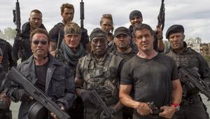 Die "Expendables" um Arnold Schwarzenegger (v.l.) und Sylvester Stallone bekommen bald weibliche ...