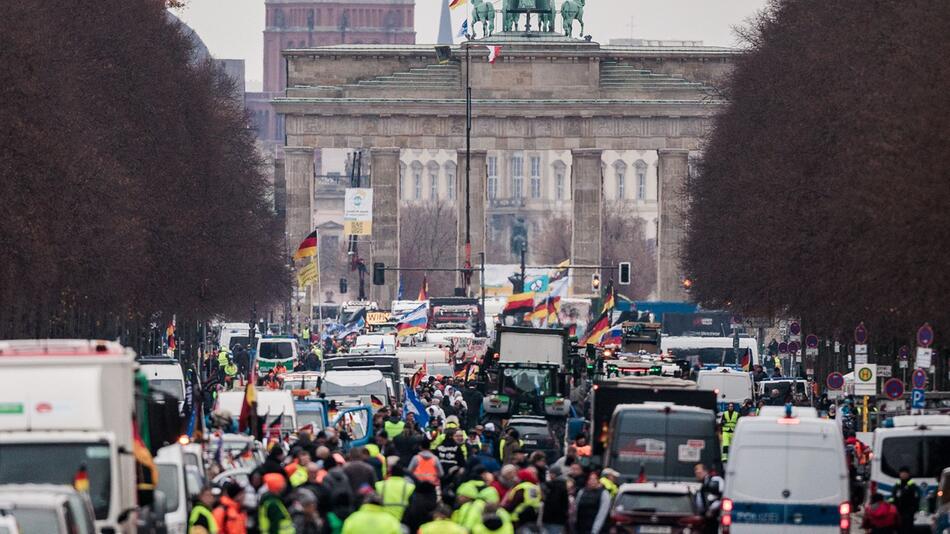 Demonstration des Vereins "Hand in Hand für unser Land"