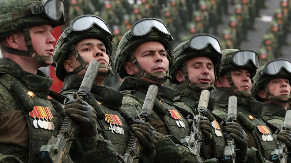 Kurz nach Waffenruhe greift Russland wieder massiv an