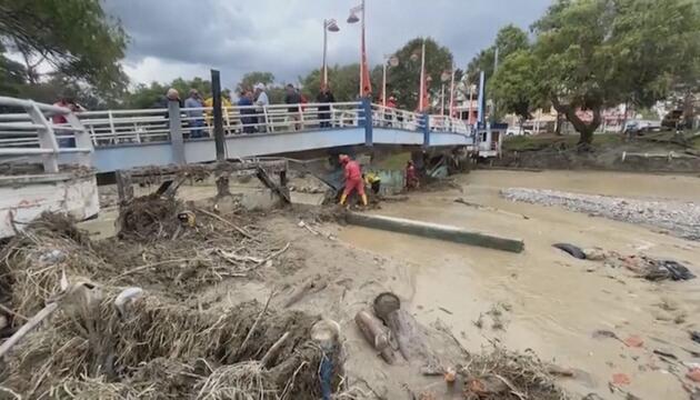 Starke Regenfälle in Ecuador: Überschwemmungen und Zerstörung