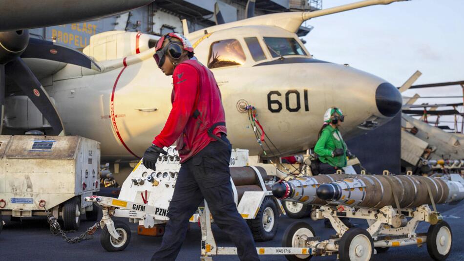Soldaten drohen offenbar damit, sich von US-Flugzeugträger zu stürzen