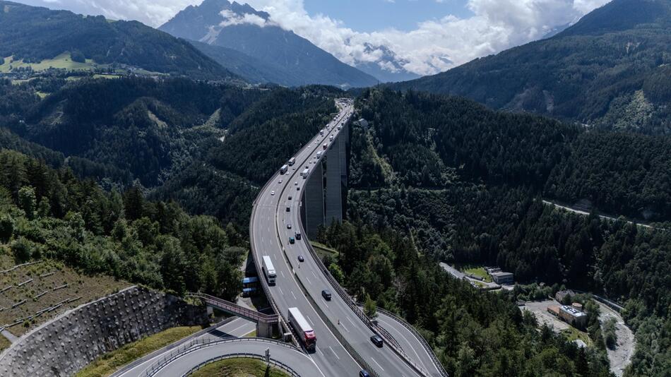 Brenner-Autobahn in Pfingstferien stundenlang komplett blockiert