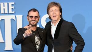 Ringo Starr (l.) und Paul McCartney, hier 2016, haben dieses Jahr erstmals gemeinsam ein Duett ...