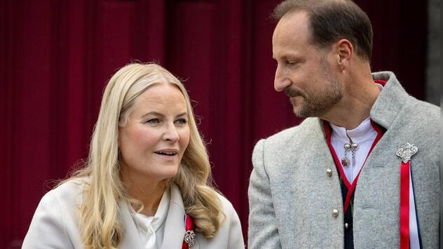 Die Feier zur Silberhochzeit von Kronprinz Haakon und Kronprinzessin Mette-Marit fällt deutlich ...
