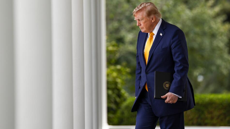 Supreme Court erlaubt Trumps umstrittene Briefwahl-Pläne vorerst