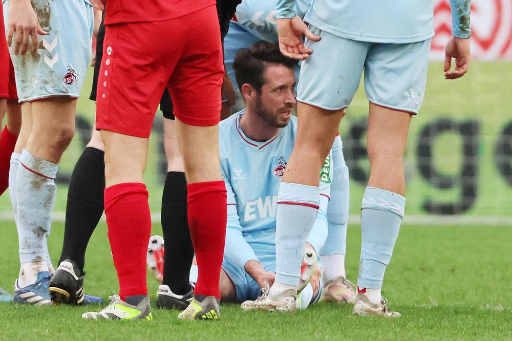 Verletzungsbedingt scheidet Mark Uth aus Kölns Testspiel in Essen aus