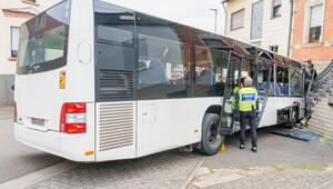 Unfall mit Schulbus