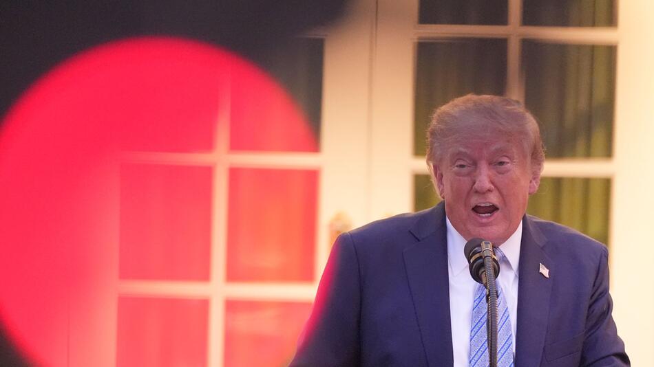 Trump verbietet CNN und "Politico" Zugang zum Weißen Haus