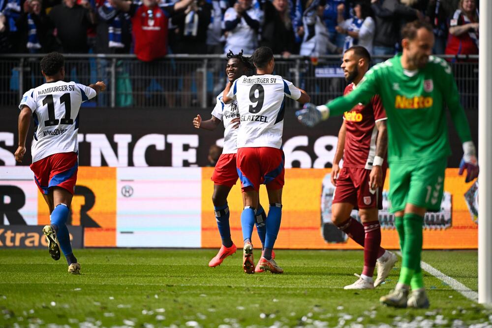 Hamburger SV - Jahn Regensburg