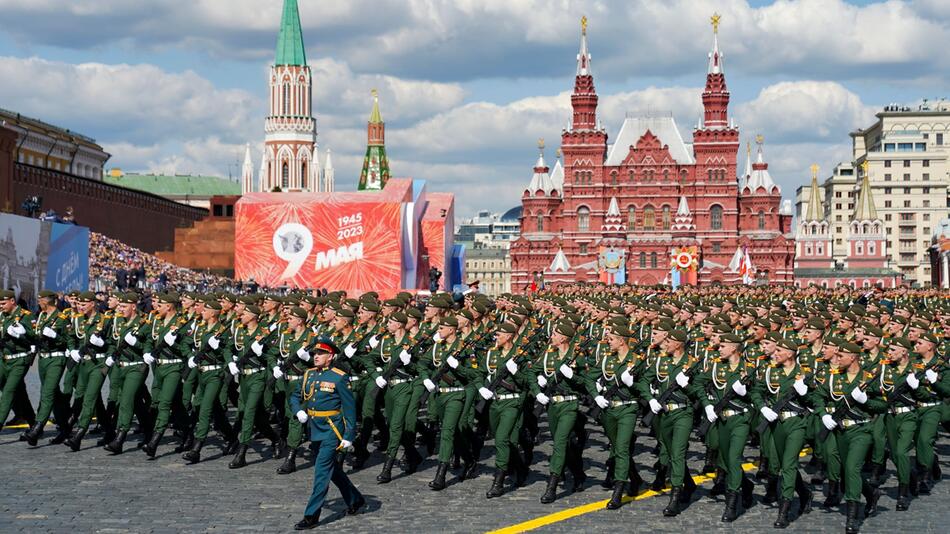 Selenskyj warnt Russlands Verbündete vor Besuch zum 9. Mai
