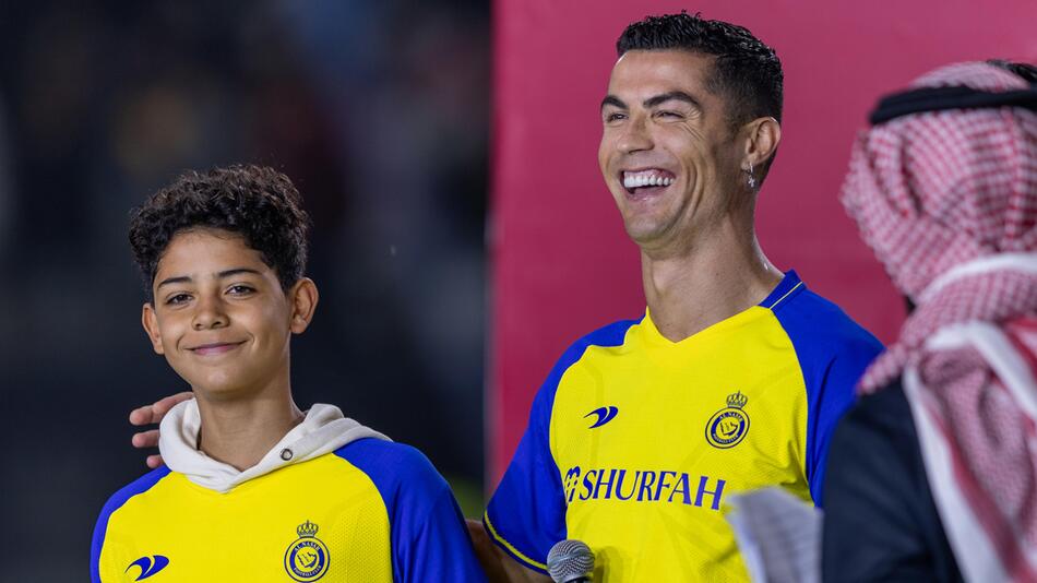 Cristiano Ronaldo und sein Sohn.