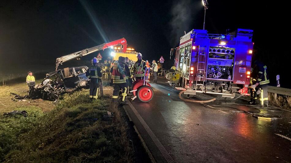 Fünf Tote bei Frontalzusammenstoß von zwei Autos in Nordhessen