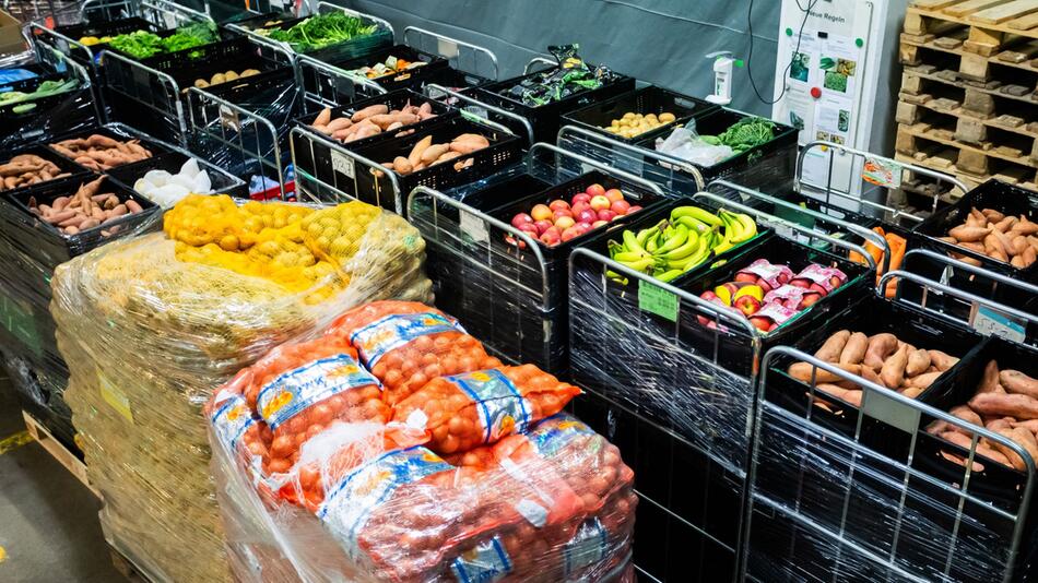 Tonnenweise Obst und Gemüse für die Berliner Tafel