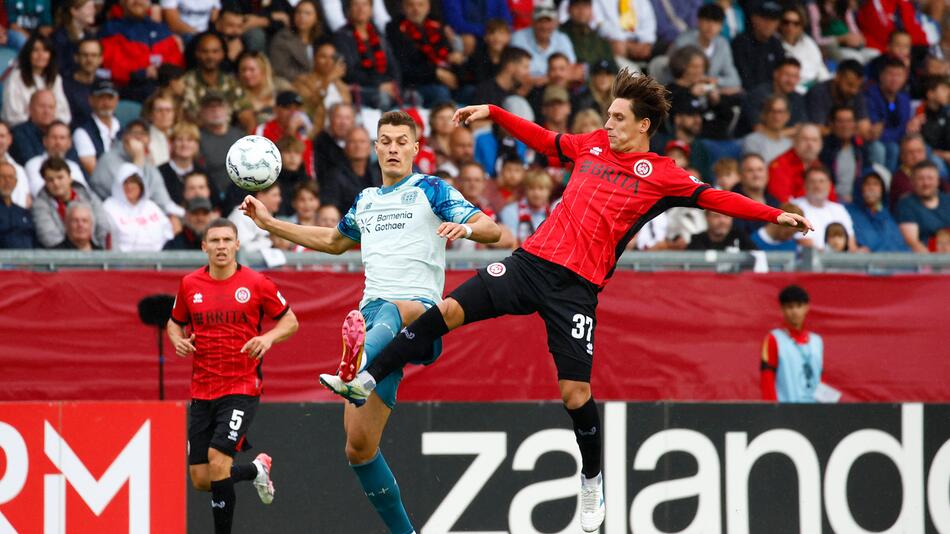 Leverkusen müht sich gegen Drittligist