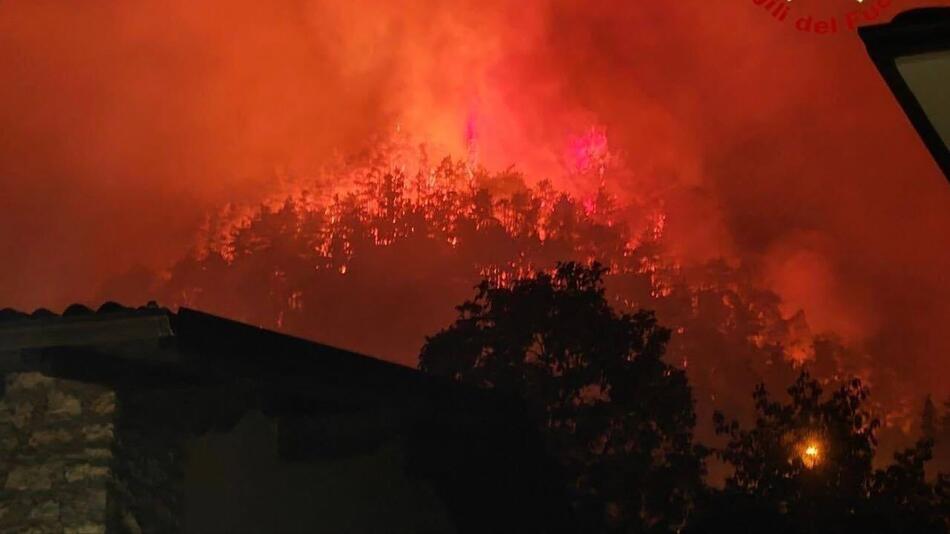 Waldbrand am Gardasee: Mehr als 200 Menschen evakuiert