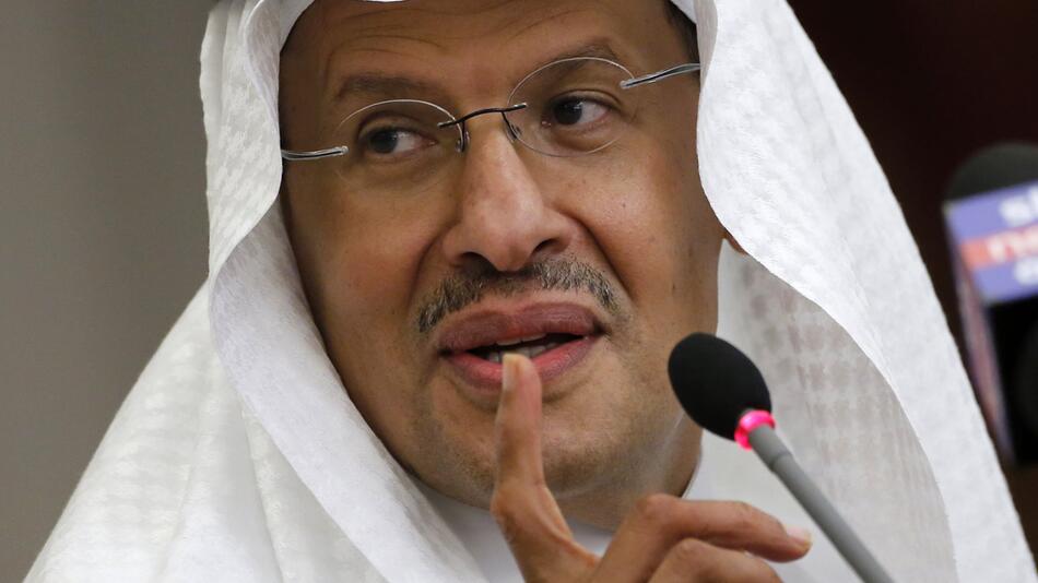 Energieminister von Saudi-Arabien bei Pressekonferenz