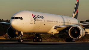 Flugzeug auf Rollfeld