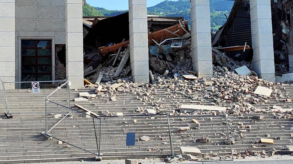 Mussolini-Bau in Bozen eingestürzt