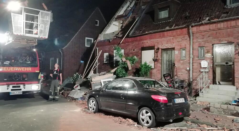 Unwetter, Bocholt, NRW, Nordrhein-Westfalen, Zerstörung, Auto, Tornado, Peugeot