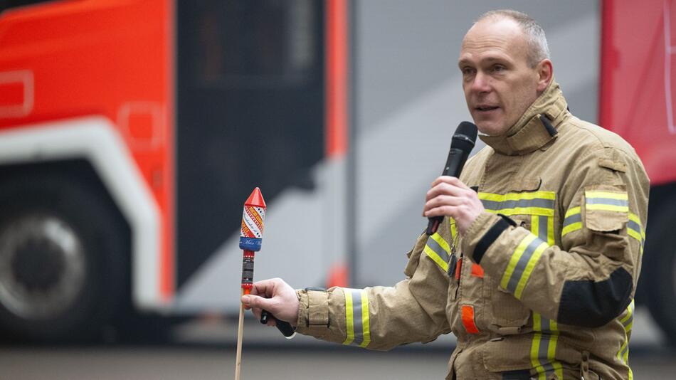 Pressekonferenz Berliner Feuerwehr vor Silvester