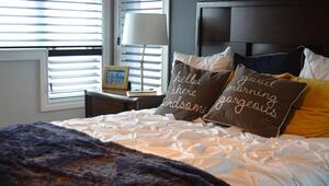 Schlafzimmer richtig lüften: Kühle Nächte trotz Hitze