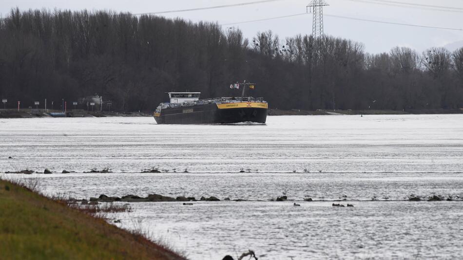 Wasserstand am Rhein bei Karlsruhe