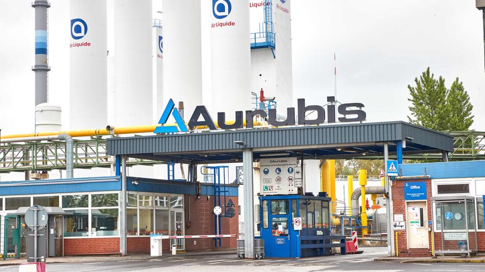 Das Eingangstor des Aurubis-Werks in Hamburg