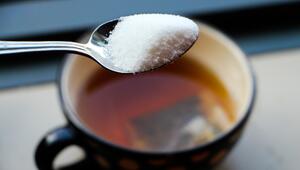 Zuckerersatzstoff Erythrit auf einem Löffel