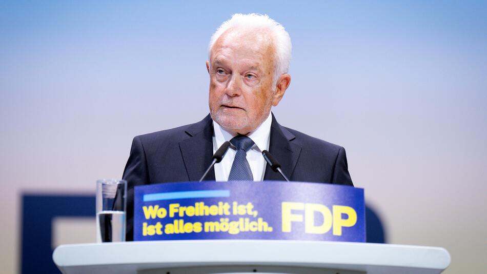 Kubicki lässt Strack-Zimmermann-Anhänger abblitzen