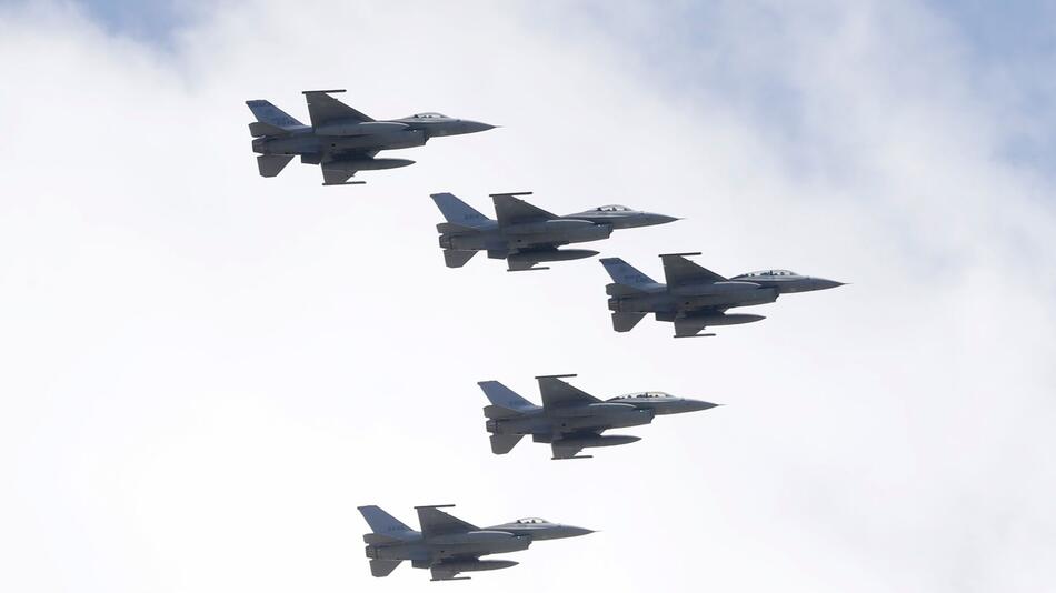 F-16-Kampfjets in Taipeh