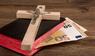 Bibel Kreuz Geldscheine